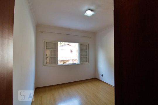 Quarto 1 de casa de condomínio para alugar com 2 quartos, 110m² em Jardim Monte Kemel, São Paulo