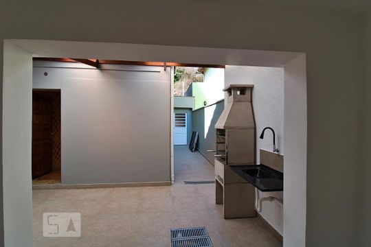 Área Externa de casa de condomínio para alugar com 2 quartos, 110m² em Jardim Monte Kemel, São Paulo