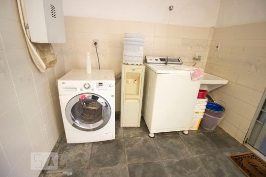 Área de Serviço de casa à venda com 3 quartos, 330m² em Vila Vianelo, Jundiaí