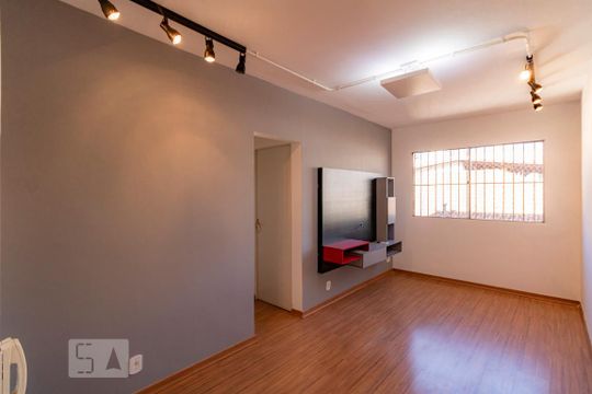 Apartamento para alugar com 2 quartos, 55m² em Floresta, Belo Horizonte