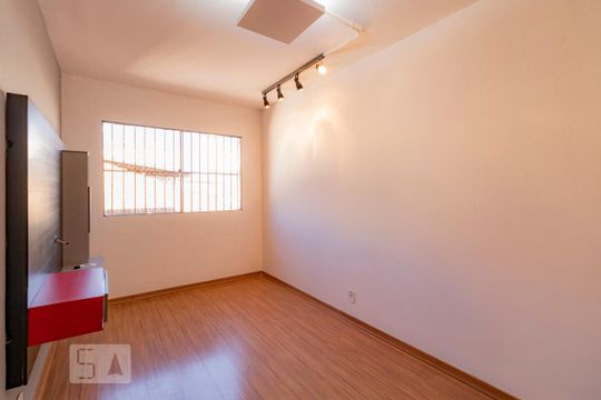 Apartamento para alugar com 2 quartos, 55m² em Floresta, Belo Horizonte