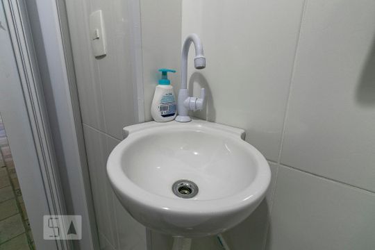Garagem - Banheiro de casa à venda com 3 quartos, 340m² em Vila Regente Feijó, São Paulo