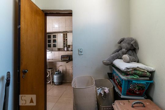 Quarto de serviço de apartamento à venda com 3 quartos, 200m² em Planalto, Belo Horizonte