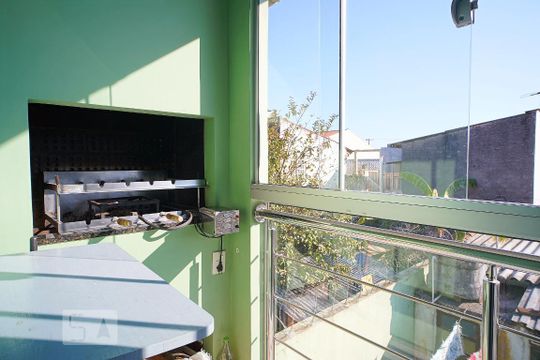 Churrasqueira de casa à venda com 5 quartos, 270m² em Sarandi, Porto Alegre