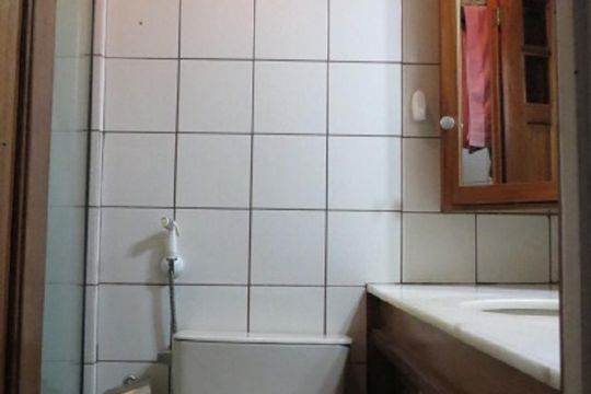 Banheiro de apartamento à venda com 1 quarto, 38m² em Centro Histórico, Porto Alegre