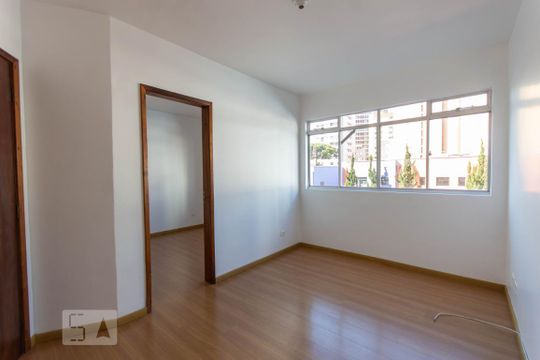 Apartamento para alugar com 1 quarto, 38m² em Centro, Curitiba