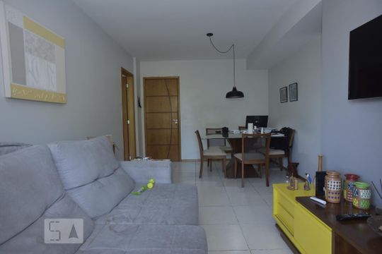 Sala de apartamento à venda com 2 quartos, 60m² em Pechincha, Rio de Janeiro