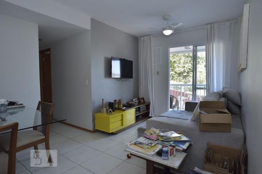 Sala de apartamento à venda com 2 quartos, 60m² em Pechincha, Rio de Janeiro