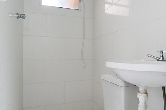 Banheiro de casa à venda com 2 quartos, 70m² em Parque Peruche, São Paulo