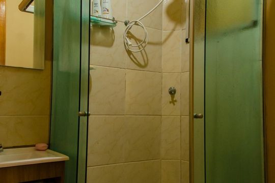 Banheiro de apartamento à venda com 2 quartos, 42m² em Estância Velha, Canoas