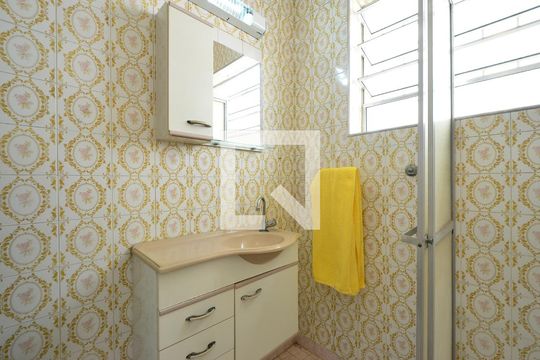 Banheiro da Suíte de casa à venda com 4 quartos, 180m² em Vila Guarani (zona Sul), São Paulo