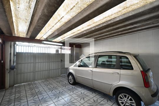 Garagem de casa à venda com 4 quartos, 180m² em Vila Guarani (zona Sul), São Paulo