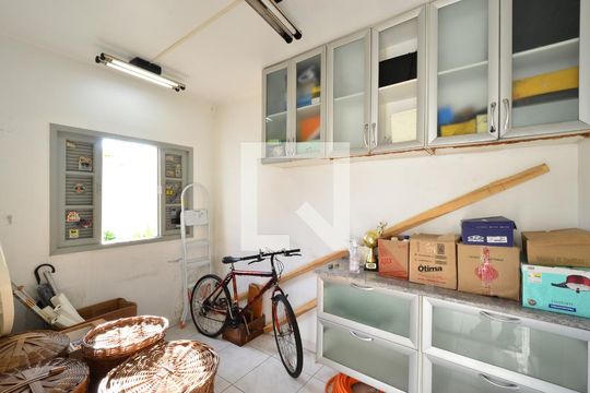 Quarto de Serviço de casa à venda com 4 quartos, 180m² em Vila Guarani (zona Sul), São Paulo