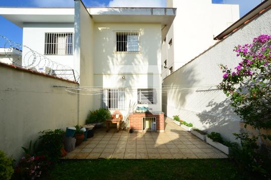 Quintal de casa à venda com 4 quartos, 180m² em Vila Guarani (zona Sul), São Paulo