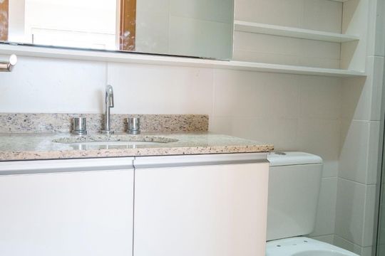 Banheiro da Suíte de apartamento à venda com 2 quartos, 62m² em Tristeza, Porto Alegre
