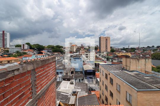 Vista do Quarto 2 de casa para alugar com 3 quartos, 250m² em Jardim Santa Terezinha, Taboão da Serra
