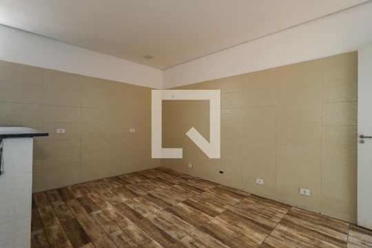 Edícula de casa para alugar com 3 quartos, 250m² em Jardim Santa Terezinha, Taboão da Serra