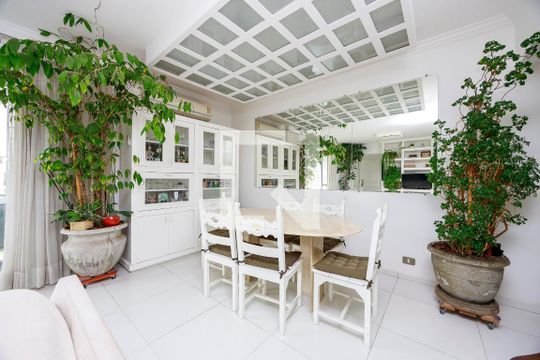Sala de apartamento à venda com 3 quartos, 153m² em Campo Belo, São Paulo
