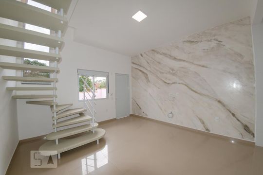 Sala de casa para alugar com 2 quartos, 84m² em São João do Rio Vermelho, Florianópolis