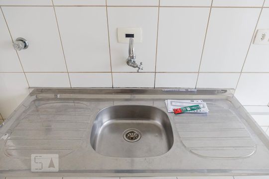 Cozinha de apartamento para alugar com 3 quartos, 72m² em Vila Madalena, São Paulo