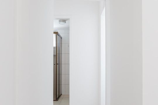 Corredor de apartamento para alugar com 3 quartos, 72m² em Vila Madalena, São Paulo