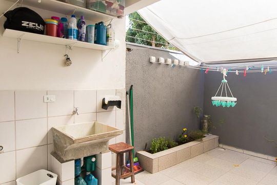 Lavanderia de casa à venda com 3 quartos, 140m² em Vila Moraes, São Paulo