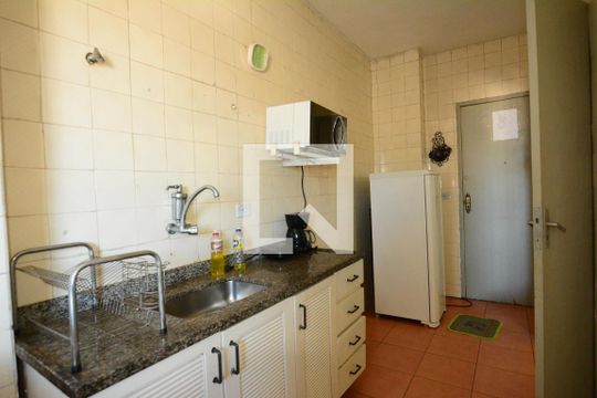 Cozinha de apartamento para alugar com 2 quartos, 50m² em Madureira, Rio de Janeiro