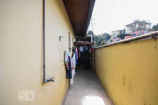 Lateral de casa para alugar com 3 quartos, 198m² em Jardim Taboão, São Paulo
