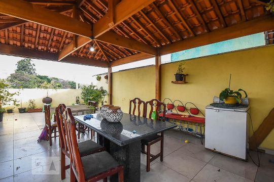 Terraço de casa para alugar com 3 quartos, 198m² em Jardim Taboão, São Paulo