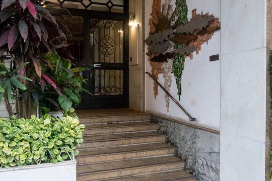 Entrada de apartamento à venda com 1 quarto, 30m² em Centro Histórico, Porto Alegre