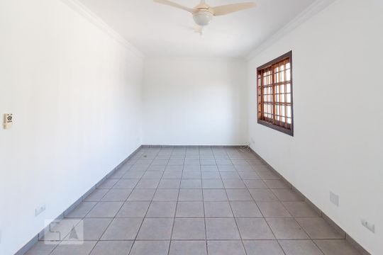 Sala de casa à venda com 3 quartos, 120m² em Jardim Ester Yolanda, São Paulo