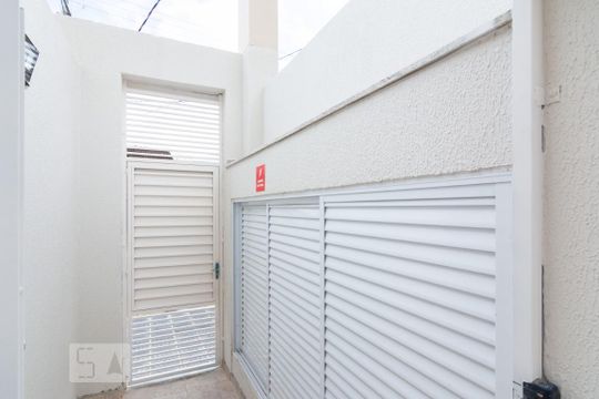 Área Comum de kitnet/studio para alugar com 1 quarto, 10m² em Vila São Pedro, Santo André