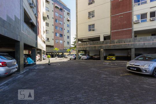 Garagem de apartamento à venda com 2 quartos, 120m² em Taquara, Rio de Janeiro
