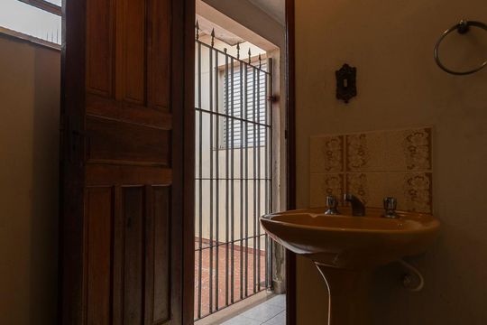 LAVABO de casa à venda com 4 quartos, 400m² em Chácara Mafalda, São Paulo