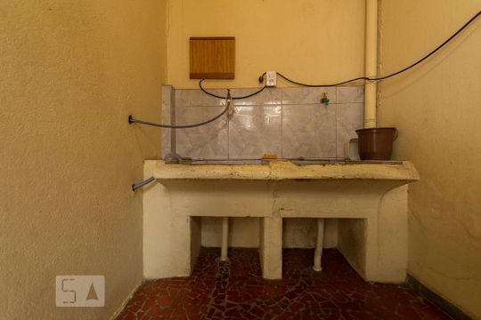 AREA DE SERVIÇO de casa à venda com 4 quartos, 400m² em Chácara Mafalda, São Paulo