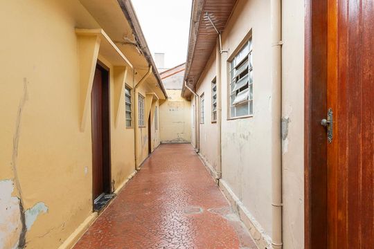 CORREDOR EXTERNO de casa à venda com 4 quartos, 400m² em Chácara Mafalda, São Paulo
