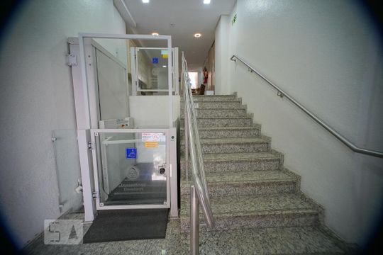 Elevador cadeira de rodas. de apartamento à venda com 2 quartos, 81m² em Floresta, Porto Alegre