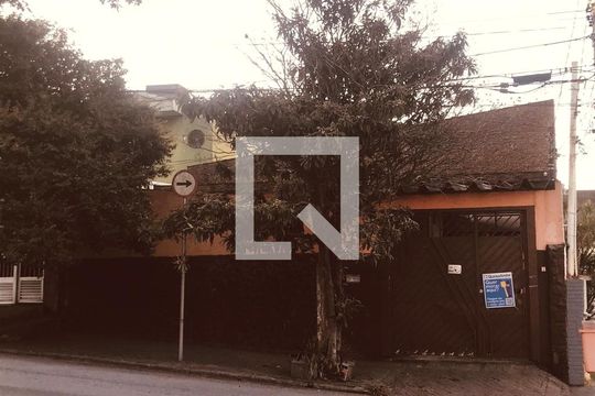 Fachada de casa para alugar com 4 quartos, 210m² em Jardim Silvestre, São Bernardo do Campo