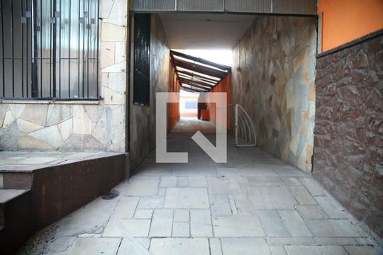 Quintal Garagem de casa para alugar com 4 quartos, 210m² em Jardim Silvestre, São Bernardo do Campo