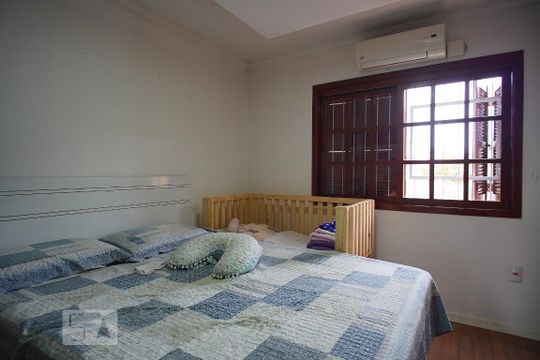 Quarto 2 de casa à venda com 2 quartos, 95m² em Mato Grande, Canoas