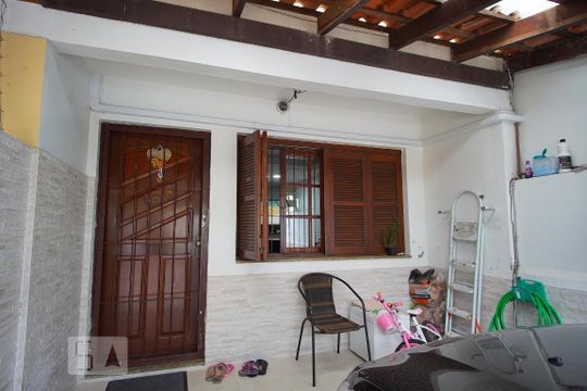 Fachada de casa à venda com 2 quartos, 95m² em Mato Grande, Canoas