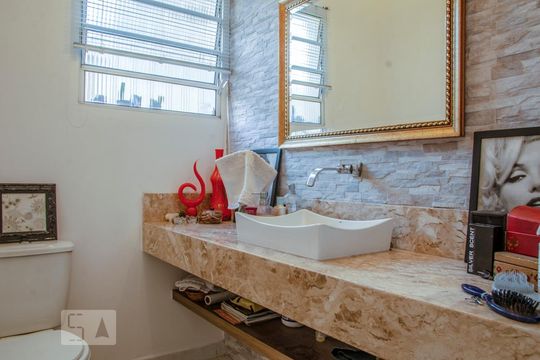 Lavabo de casa à venda com 3 quartos, 220m² em Vila Pereira Cerca, São Paulo