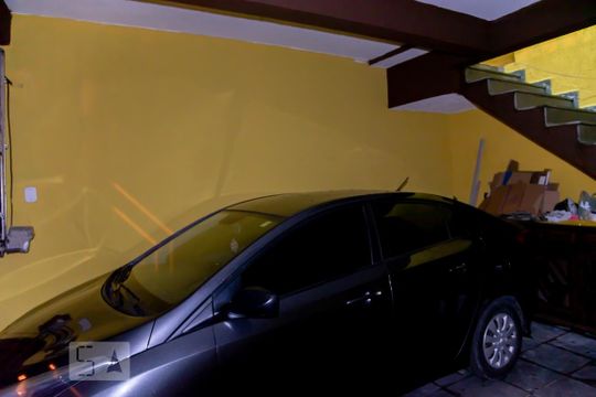 Garagem de casa à venda com 3 quartos, 210m² em Vila Carmosina, São Paulo