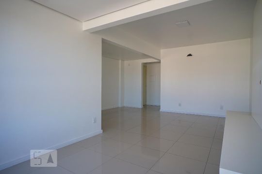 Sala de apartamento para alugar com 2 quartos, 90m² em Chácara das Pedras, Porto Alegre