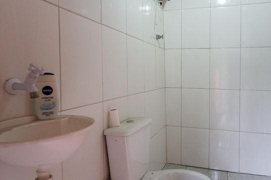Banheiro de Serviço de casa à venda com 3 quartos, 170m² em São Pedro, Osasco