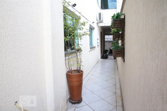 Corredor  de casa à venda com 3 quartos, 160m² em Vila Moinho Velho, São Paulo