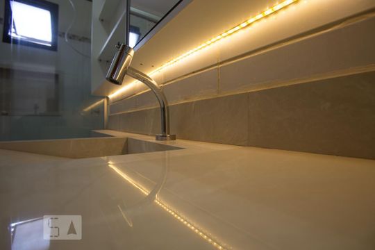 Banheiro da suíte - detalhe de apartamento para alugar com 1 quarto, 57m² em Jardim Nova Aliança Sul, Ribeirão Preto
