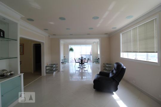 Sala de apartamento para alugar com 3 quartos, 250m² em Centro, São Caetano do Sul