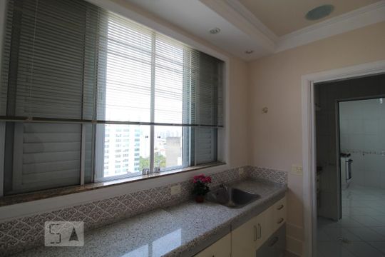 Área serviço de apartamento para alugar com 3 quartos, 250m² em Centro, São Caetano do Sul