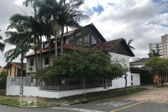 Fachada de casa à venda com 6 quartos, 560m² em Partenon, Porto Alegre